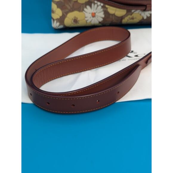 COACH FLORAL DAISY PRINT C9722 WILLOW BUCKET BAG SIG CANVAS TAN/RUST $395 - Picture 3 of 16